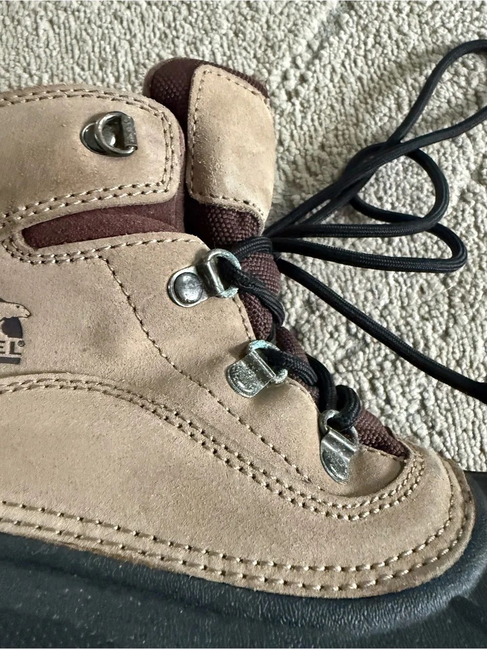 Sorel boots Cold Mountain Thinsulate Winter Boots waterproof tan suede  black 9